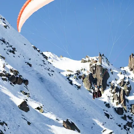 Le Majestic 76 - Year